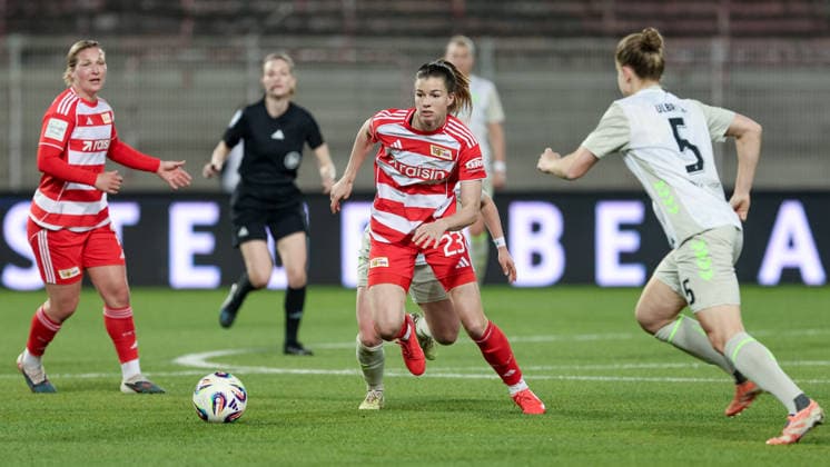 Nele Bauereisen 1 FC Union Berlin, 23 on the ball, single image, full body, action, action, match scene, THE DFB GUIDELINES PROHIBIT ANY USE OF PHOTOGRAPHS AS IMAGE SEQUENCES AND OR QUASI VIDEO DFB REGULATIONS PROHIBIT ANY USE OF PHOTOGRAPHS AS IMAGE SEQUENCES AND OR QUASI VIDEO , 23 03 2026, Berlin Germany , Soccer, Google Pixel Womens Bundesliga, 1 FC Union Berlin SV Werder Bremen xobx