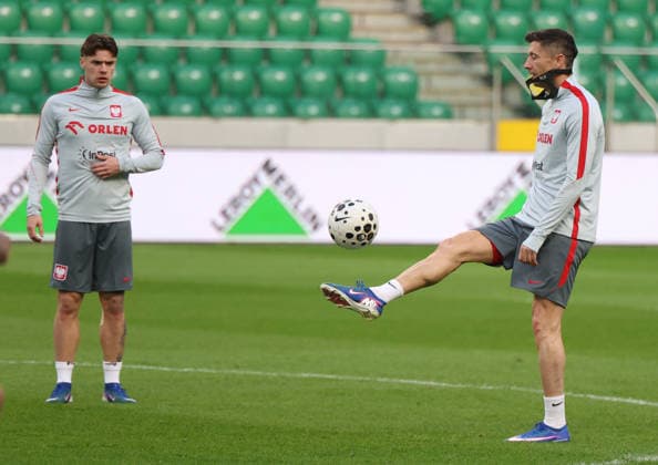 March 24, 2026, Warsaw, Mazowieckie, Poland: ROBERT LEWANDOWSKI, NICOLA ZALEWSKI of Poland during practise session before the FIFA World Cup, WM, Weltmeisterschaft, Fussball 2026 qualifier semi-final match Poland vs Albania in Warsaw. March 24, 2026 in Warsaw, Poland. Warsaw Poland - ZUMAc278 20260324_zsp_c278_007 Copyright: xMarcinxCholewinskix