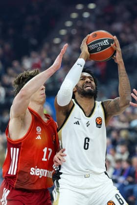 Braian Angola LDLC ASVEL Villeurbanne, 06 with Justinian Jessup FC Bayern Basketball, 10 , GER, FC Bayern Basketball vs LDLC ASVEL Villeurbanne, Basketball, Euroleague, Matchday 34, Season 2025 2026, 26 03 2026, GER, FC Bayern Basketball vs LDLC ASVEL Villeurbanne, Basketball, Euroleague, Matchday 34, Season 2025 2026, 26 03 2026 Munich Copyright: xEibner-Pressefoto JennixMaulx EP_JML