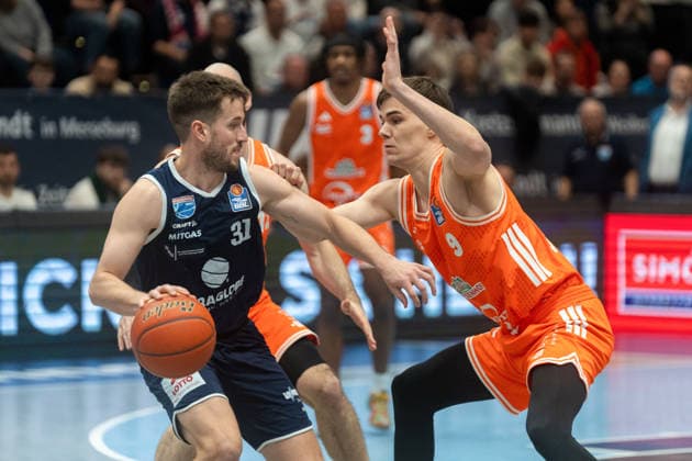 Spencer Reaves Syntainics MBC, 31 in duel against Joschka Ferner SC Rasta Vechta, 09 Syntainics MBC vs Rasta Vechta, Basketball, 1 Basketball Bundesliga, Matchday 26, Season 2025 2026, 28 03 2026 Syntainics MBC vs Rasta Vechta, Basketball, 1 Basketball Bundesliga, Matchday 26, Season 2025 2026, 28 03 2026 Weissenfels Copyright: xEibner-Pressefoto PiaxSchindlerx EP_PSR