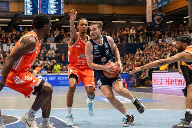 Spencer Reaves Syntainics MBC, 31 makes his way through the opponents defense Syntainics MBC vs Rasta Vechta, Basketball, 1 Basketball Bundesliga, Matchday 26, Season 2025 2026, 28 03 2026 Syntainics MBC vs Rasta Vechta, Basketball, 1 Basketball Bundesliga, Matchday 26, Season 2025 2026, 28 03 2026 Weissenfels Copyright: xEibner-Pressefoto PiaxSchindlerx EP_PSR
