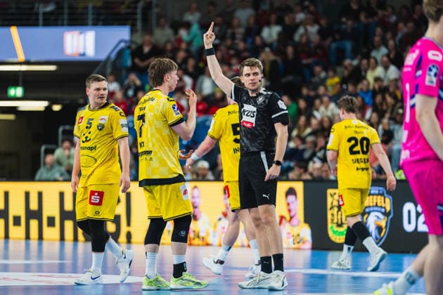 Marvin Kix HSG Krefeld Niederrhein, 07 gets a 2min time penalty HSG Krefeld Niederrhein vs TSV Bayer Dormagen, Handball, 2 HBL, 25 Matchday, Season 2025 26, 28 03 2026, HSG Krefeld Niederrhein vs TSV Bayer Dormagen, Handball, 2 HBL, 25 Matchday, Season 2025 26, 28 03 2026 Krefeld Copyright: xEibner-Pressefoto LukasxBaldygax EP_LBA