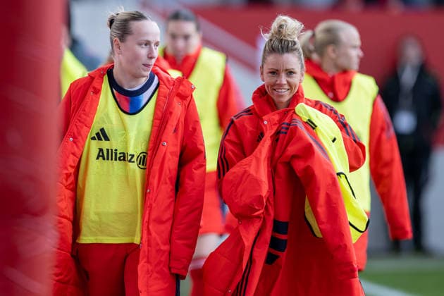 Franziska Kett FC Bayern Muenchen Frauen, 20 and Linda Dallmann FC Bayern Muenchen Frauen, 10 are warming up for a possible outing on GER, FC Bayern Muenchen Frauen vs 1 FC Nuernberg, Fußball, Google Pixel Frauen Bundesliga, 22 Spieltag, Season 2025 2026, 28 03 2026 DFL DFB REGULATIONS PROHIBIT ANY USE OF PHOTOGRAPHS as IMAGE SEQUENCES and or QUASI VIDEO GER, FC Bayern Muenchen Frauen vs 1 FC Nuernberg, Football, Google Pixel Frauen Bundesliga, 22 Matchday, Season 2025 2026, 28 03 2026 Muenchen Copyright: xEibner-Pressefoto HeikexFeinerx EP_HFR