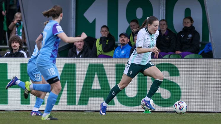 Mara Alber SV Werder Bremen, 37 on the ball, single image, full body, action, action, match scene, THE DFB GUIDELINES PROHIBIT ANY USE OF PHOTOGRAPHS AS IMAGE SEQUENCES AND OR QUASI VIDEO DFB REGULATIONS PROHIBIT ANY USE OF PHOTOGRAPHS AS IMAGE SEQUENCES AND OR QUASI VIDEO , 29 03 2026, Bremen Germany , Soccer, Google Pixel Womens Bundesliga, SV Werder Bremen SGS Essen xobx