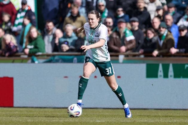 Mara Alber SV Werder Bremen, 37 on the ball, cropped image, single image, full body, action, action, game scene, THE DFB REGULATIONS PROHIBIT ANY USE OF PHOTOGRAPHS AS IMAGE SEQUENCES AND OR QUASI VIDEO , 29 03 2026, Bremen Germany , Football, Google Pixel Womens Bundesliga, SV Werder Bremen SGS Essen xobx