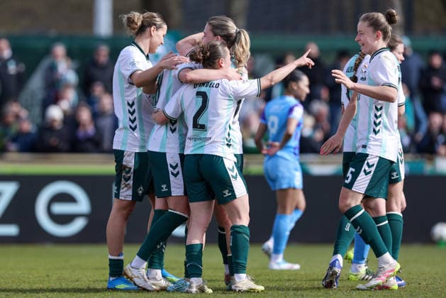 SV Werder Bremen players with goal celebration, cheering, jubilant, optimistic, match scene, highlight, joy about the 2-0 goal, THE DFB REGULATIONS PROHIBIT ANY USE OF PHOTOGRAPHS AS IMAGE SEQUENCES AND OR QUASI VIDEO , 29 03 2026, Bremen Germany , Football, Google Pixel Womens Bundesliga, SV Werder Bremen SGS Essen xobx