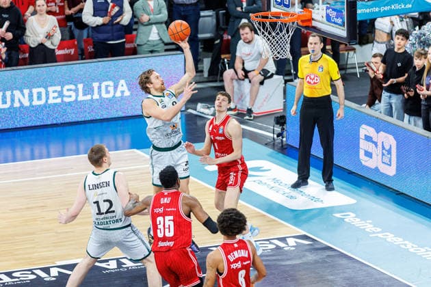 Marco Hollersbacher Vet Concept Gladiators Trier, 09 , Richard Balint BMA365 Bamberg Baskets, 11 , BMA365 Bamberg Baskets vs Vet Concept Gladiators Trier, Basketball, easyCredit BBL, Matchday 26, 29 03 2026 BMA365 Bamberg Baskets vs Vet Concept Gladiators Trier, Basketball, easyCredit BBL, Matchday 26, 29 03 2026 Bamberg Copyright: xEibner-Pressefoto G.xSantemizx EP_EER