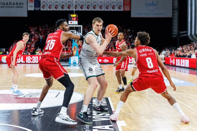Ejiofor Onu BMA365 Bamberg Baskets, 35 , Marten Linssen Vet Concept Gladiators Trier, 12 , Demarcus Demonia BMA365 Bamberg Baskets, 08 , BMA365 Bamberg Baskets vs Vet Concept Gladiators Trier, Basketball, easyCredit BBL, Matchday 26, 29 03 2026 BMA365 Bamberg Baskets vs Vet Concept Gladiators Trier, Basketball, easyCredit BBL, Matchday 26, 29 03 2026 Bamberg Copyright: xEibner-Pressefoto G.xSantemizx EP_EER