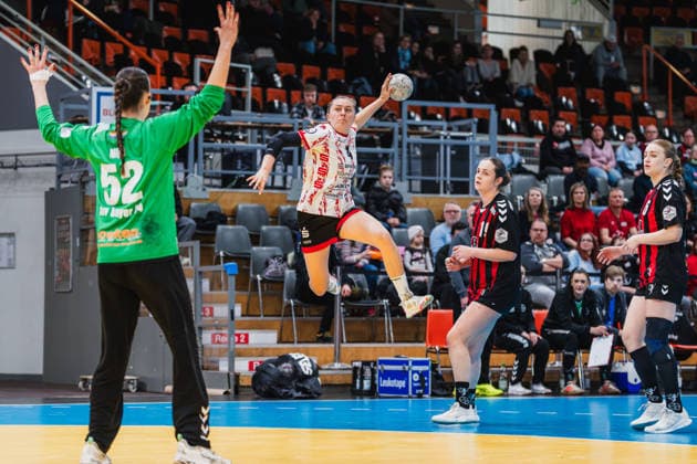 Merle Muth TSV Bayer 04 Leverkusen, 52 , 05tgn with a jump shot, Denise Mol TSV Bayer 04 Leverkusen, 19 , Astrid Richartz TSV Bayer 04 Leverkusen, 06 TSV Bayer 04 Leverkusen vs TG Nuertingen, Handball, 2 Handball Bundesliga, 22 Matchday, Season 2025 26, 29 03 2026, TSV Bayer 04 Leverkusen vs TG Nuertingen, Handball, 2 HBL, 22 Matchday, Season 2025 26, 29 03 2026 Leverkusen Copyright: xEibner-Pressefoto LukasxBaldygax EP_LBA