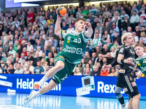 Elias Newel Frisch Auf Goeppingen, 40 comes free to throw, Frisch Auf Goeppingen vs HC Erlangen, Handball, 1 Bundesliga, Men, Season 2025 2026, 29 03 2026, Frisch Auf Goeppingen vs HC Erlangen, Handball, 1 Bundesliga, Men, Season 2025 2026, 29 03 2026 Goeppingen Copyright: xEibner-Pressefoto MichaelxSchmidx EP_MST