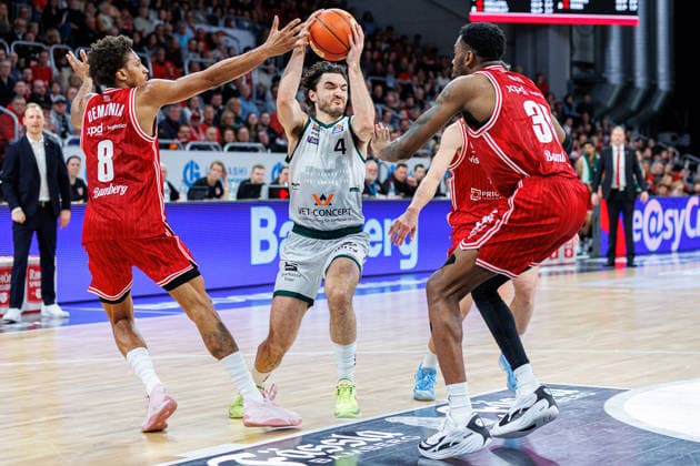Demarcus Demonia BMA365 Bamberg Baskets, 08 , Clay Guillozet Vet Concept Gladiators Trier, 04 , Ejiofor Onu BMA365 Bamberg Baskets, 35 , BMA365 Bamberg Baskets vs Vet Concept Gladiators Trier, Basketball, easyCredit BBL, Matchday 26, 29 03 2026 BMA365 Bamberg Baskets vs Vet Concept Gladiators Trier, Basketball, easyCredit BBL, Matchday 26, 29 03 2026 Bamberg Copyright: xEibner-Pressefoto G.xSantemizx EP_EER