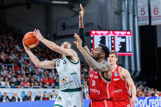 Clay Guillozet Vet Concept Gladiators Trier, 04 , Ejiofor Onu BMA365 Bamberg Baskets, 35 , BMA365 Bamberg Baskets vs Vet Concept Gladiators Trier, Basketball, easyCredit BBL, Matchday 26, 29 03 2026 BMA365 Bamberg Baskets vs Vet Concept Gladiators Trier, Basketball, easyCredit BBL, Matchday 26, 29 03 2026 Bamberg Copyright: xEibner-Pressefoto G.xSantemizx EP_EER