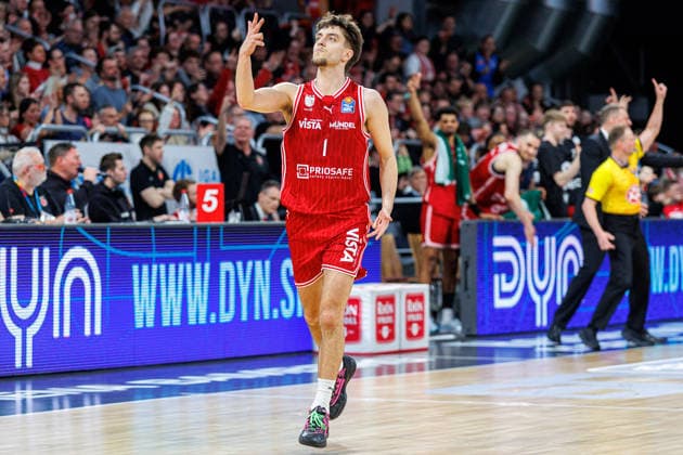 Zachary Ensminger BMA365 Bamberg Baskets, 01 , single image, single photo, portrait, portraet, cheers, jubilation, positive emotions, positive emotion, BMA365 Bamberg Baskets vs Vet Concept Gladiators Trier, Basketball, easyCredit BBL, 26 Matchday, 29 03 2026 BMA365 Bamberg Baskets vs Vet Concept Gladiators Trier, Basketball, easyCredit BBL, 26 Matchday, 29 03 2026 Bamberg Copyright: xEibner-Pressefoto G.xSantemizx EP_EER