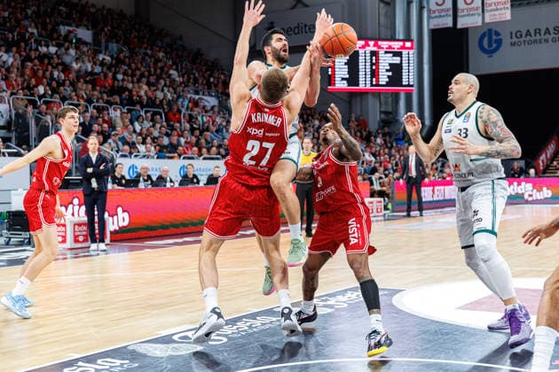 Moritz Krimmer BMA365 Bamberg Baskets, 27 , Behnam Yakhchali Dehkordi Vet Concept Gladiators Trier, 08 , Maik Zirbes Vet Concept Gladiators Trier, 33 , BMA365 Bamberg Baskets vs Vet Concept Gladiators Trier, Basketball, easyCredit BBL, Matchday 26, 29 03 2026 BMA365 Bamberg Baskets vs Vet Concept Gladiators Trier, Basketball, easyCredit BBL, Matchday 26, 29 03 2026 Bamberg Copyright: xEibner-Pressefoto G.xSantemizx EP_EER