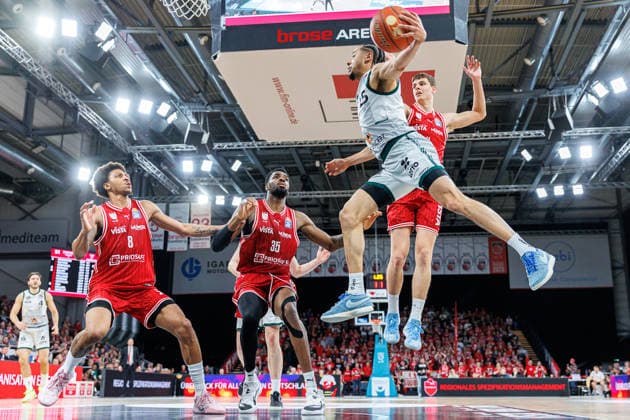 Demarcus Demonia BMA365 Bamberg Baskets, 08 , Ejiofor Onu BMA365 Bamberg Baskets, 35 , Richard Balint BMA365 Bamberg Baskets, 11 , Jordan Roland Vet Concept Gladiators Trier, 15 , BMA365 Bamberg Baskets vs Vet Concept Gladiators Trier, Basketball, easyCredit BBL, Matchday 26, 29 03 2026 BMA365 Bamberg Baskets vs Vet Concept Gladiators Trier, Basketball, easyCredit BBL, Matchday 26, 29 03 2026 Bamberg Copyright: xEibner-Pressefoto G.xSantemizx EP_EER