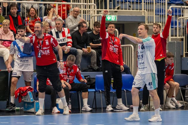 Unrest on the Bietigheim bench TuSEM Essen vs SG BBM Bietigheim, Handball, 2 HBL, 25 Matchday, Season 2025 2026, 29 03 2026 TuSEM Essen vs SG BBM Bietigheim, Handball, 2 HBL, 25 Matchday, Season 2025 2026, 29 03 2026 Essen Copyright: xEibner-Pressefoto ThomasxHaeslerx EP_THR