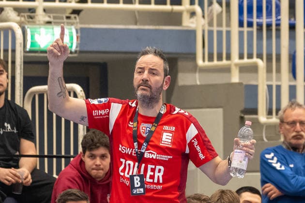 Iker Romero SG BBM Bietigheim, Coach is not satisfied TuSEM Essen vs SG BBM Bietigheim, Handball, 2 HBL, 25 Matchday, Season 2025 2026, 29 03 2026 TuSEM Essen vs SG BBM Bietigheim, Handball, 2 HBL, 25 Matchday, Season 2025 2026, 29 03 2026 Essen Copyright: xEibner-Pressefoto ThomasxHaeslerx EP_THR