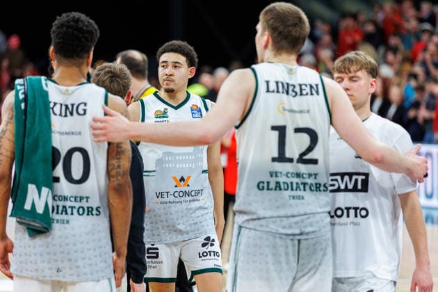 Urald King Vet Concept Gladiators Trier, 20 , Evans Rapieque Vet Concept Gladiators Trier, 21 , Marten Linssen Vet Concept Gladiators Trier, 12 , end of game, disappointed, disappointment, negative emotions, negative emotion, BMA365 Bamberg Baskets vs Vet Concept Gladiators Trier, Basketball, easyCredit BBL, Matchday 26, 29 03 2026 BMA365 Bamberg Baskets vs Vet Concept Gladiators Trier, Basketball, easyCredit BBL, Matchday 26, 29 03 2026 Bamberg Copyright: xEibner-Pressefoto G.xSantemizx EP_EER