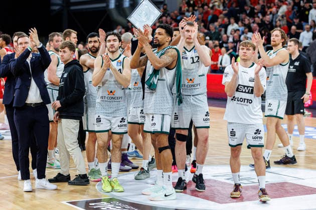 Team, squad, end of game, disappointed, disappointment, negative emotions, negative emotion, BMA365 Bamberg Baskets vs Vet Concept Gladiators Trier, Basketball, easyCredit BBL, Matchday 26, 29 03 2026 BMA365 Bamberg Baskets vs Vet Concept Gladiators Trier, Basketball, easyCredit BBL, Matchday 26, 29 03 2026 Bamberg Copyright: xEibner-Pressefoto G.xSantemizx EP_EER