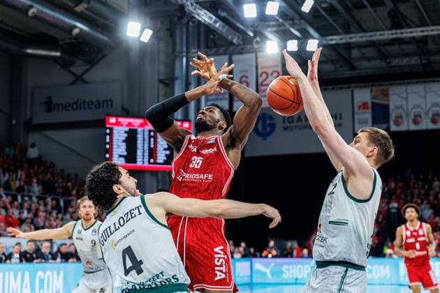 Clay Guillozet Vet Concept Gladiators Trier, 04 , Ejiofor Onu BMA365 Bamberg Baskets, 35 , Marten Linssen Vet Concept Gladiators Trier, 12 , BMA365 Bamberg Baskets vs Vet Concept Gladiators Trier, Basketball, easyCredit BBL, Matchday 26, 29 03 2026 BMA365 Bamberg Baskets vs Vet Concept Gladiators Trier, Basketball, easyCredit BBL, Matchday 26, 29 03 2026 Bamberg Copyright: xEibner-Pressefoto G.xSantemizx EP_EER