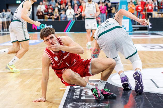 Zachary Ensminger BMA365 Bamberg Baskets, 01 , Maik Zirbes Vet Concept Gladiators Trier, 33 , BMA365 Bamberg Baskets vs Vet Concept Gladiators Trier, Basketball, easyCredit BBL, Matchday 26, 29 03 2026 BMA365 Bamberg Baskets vs Vet Concept Gladiators Trier, Basketball, easyCredit BBL, Matchday 26, 29 03 2026 Bamberg Copyright: xEibner-Pressefoto G.xSantemizx EP_EER