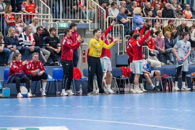 The Bietigheim bench cheers a successful action TuSEM Essen vs SG BBM Bietigheim, Handball, 2 HBL, 25 Matchday, Season 2025 2026, 29 03 2026 TuSEM Essen vs SG BBM Bietigheim, Handball, 2 HBL, 25 Matchday, Season 2025 2026, 29 03 2026 Essen Copyright: xEibner-Pressefoto ThomasxHaeslerx EP_THR