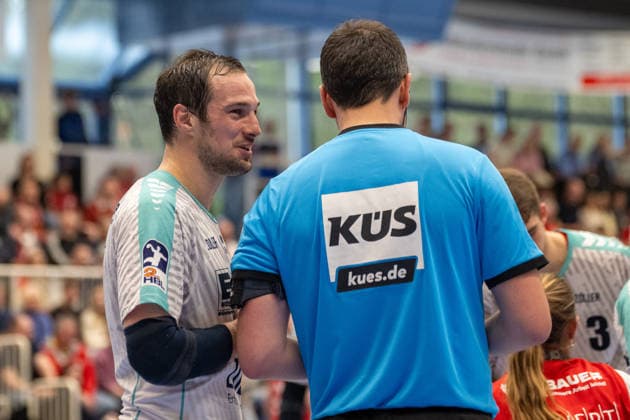Dominik Claus SG BBM Bietigheim, 07 in conversation with a referee TuSEM Essen vs SG BBM Bietigheim, Handball, 2 HBL, 25 Matchday, Season 2025 2026, 29 03 2026 TuSEM Essen vs SG BBM Bietigheim, Handball, 2 HBL, 25 Matchday, Season 2025 2026, 29 03 2026 Essen Copyright: xEibner-Pressefoto ThomasxHaeslerx EP_THR