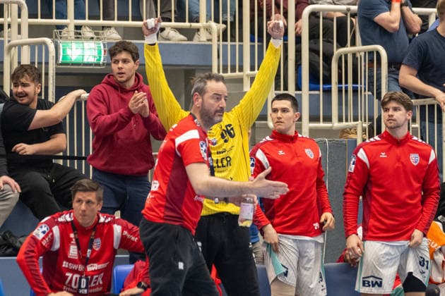 Iker Romero SG BBM Bietigheim, Coach sends his team forward TuSEM Essen vs SG BBM Bietigheim, Handball, 2 HBL, 25 Matchday, Season 2025 2026, 29 03 2026 TuSEM Essen vs SG BBM Bietigheim, Handball, 2 HBL, 25 Matchday, Season 2025 2026, 29 03 2026 Essen Copyright: xEibner-Pressefoto ThomasxHaeslerx EP_THR