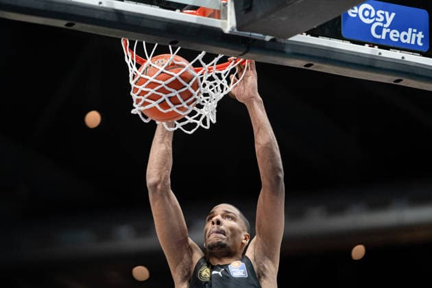 David NGuessan Nr 1 Basketball Loewen Braunschweig at the basket GER, Basketball Loewen Braunschweig vs Alba Berlin, Basketball, easyCredit BBL, Week 26, Season 2025 26, 29 03 2026 GER, Basketball Loewen Braunschweig vs Alba Berlin, Basketball, easyCredit BBL, Week 26, Season 2025 26, 29 03 2026 Braunschweig Copyright: xEibner-Pressefoto DanielxREINELTx EP_DRT