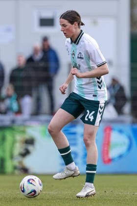 Lara Schmidt SV Werder Bremen, 24 on the ball, cropped image, single image, full body, action, action, game scene, THE DFB REGULATIONS PROHIBIT ANY USE OF PHOTOGRAPHS AS IMAGE SEQUENCES AND OR QUASI VIDEO , 29 03 2026, Bremen Germany , Football, Google Pixel Womens Bundesliga, SV Werder Bremen SGS Essen xobx