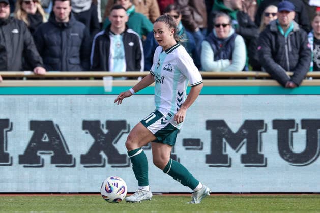 Maja Sternad SV Werder Bremen, 11 on the ball, cropped image, single image, full body, action, action, match scene, THE DFB REGULATIONS PROHIBIT ANY USE OF PHOTOGRAPHS AS IMAGE SEQUENCES AND OR QUASI VIDEO , 29 03 2026, Bremen Germany , Football, Google Pixel Womens Bundesliga, SV Werder Bremen SGS Essen xobx