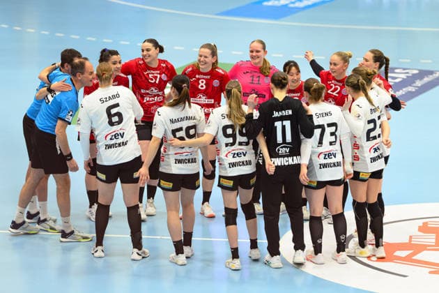 Laura Szabo BSV Sachsen Zwickau, 06 , Kaho Nakayama BSV Sachsen Zwickau, 59 , Rome Steverink BSV Sachsen Zwickau, 99 , Lilly Janssen BSV Sachsen Zwickau, 11 , Zoe Stens BSV Sachsen Zwickau, 73 , Silje Brons Petersen BSV Sachsen Zwickau, 23 , Josefine Hanfland Thueringer HC, 57 , Julie Holm Thueringer HC, 08 , Laura Kuske Thueringer HC, 11 , Natsuki Aizawa Thueringer HC, 23 , Rikke Hoffbeck Petersen Thueringer HC, 22 , Csenge Kuczora Thueringer HC, 59 GER, Thueringer HC vs BSV Sachsen Zwickau, Handball, Alsco Handball Bundesliga Frauen, 20 Matchday, Season 2025 2026, 01 04 2026 GER, Thueringer HC vs BSV Sachsen Zwickau, Handball, Alsco Handball Bundesliga Frauen, 20 Matchday, Season 2025 2026, 01 04 2026 Bad Langensalza Copyright: xEibner-Pressefoto MartinxHerbstx EP_MHT