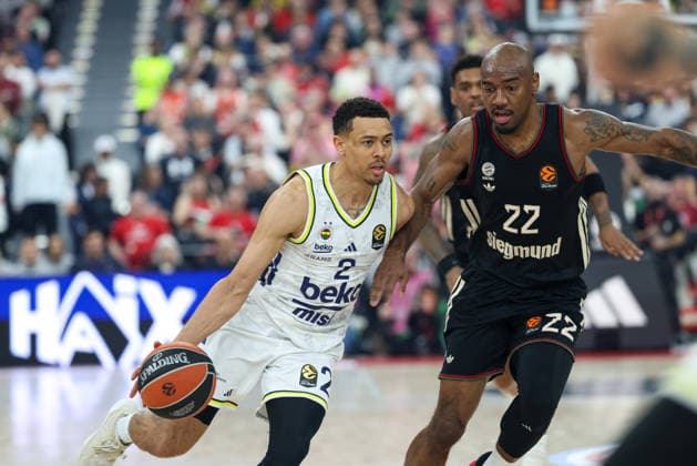 Wade Baldwin Fenerbahce Beko Istanbul, 02 with Isiaha Mike FC Bayern Basketball, 22 , GER, FC Bayern Basketball vs Fenerbahce Beko Istanbul, Basketball, Euroleague, 35 Matchday, Season 2025 2026, 01 04 2026, GER, FC Bayern Basketball vs Fenerbahce Beko Istanbul, Basketball, Euroleague, 35 Matchday, Season 2025 2026, 01 04 2026 Munich Copyright: xEibner-Pressefoto JennixMaulx EP_JML