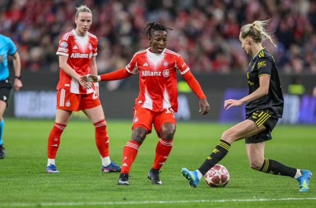 GER, Munich, Bayern Munich vs Manchester United, WomenÂs Champions League, Football, UEFA, Season 2025 2026, Allianz Arena, Quarter-final, Second leg in picture v l Bernadette Amani Bayern Munich 15 , Millie Turner Manchester United Women 21 DFB DFL REGULATIONS PROHIBIT ANY USE OF PHOTOGRAPHS AS IMAGE SEQUENCES AND OR QUASI VIDEO, 01 04 2026 Copyright: HMBxMedia HendrikxHamelau