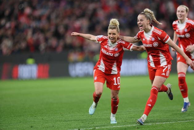 GER, Munich, Bayern Munich vs Manchester United, WomenÂs Champions League, Football, UEFA, 2025 2026 season, Allianz Arena, quarter-final, second leg in the picture from l Linda Dallmann Bayern Munich 10 , Giulia Gwinn Bayern Munich 7 , 2 1, goal, joy, jubilation and emotion, goal scored DFB DFL REGULATIONS PROHIBIT ANY USE OF PHOTOGRAPHS AS IMAGE SEQUENCES AND OR QUASI VIDEO, 01 04 2026 Copyright: HMBxMedia HendrikxHamelau