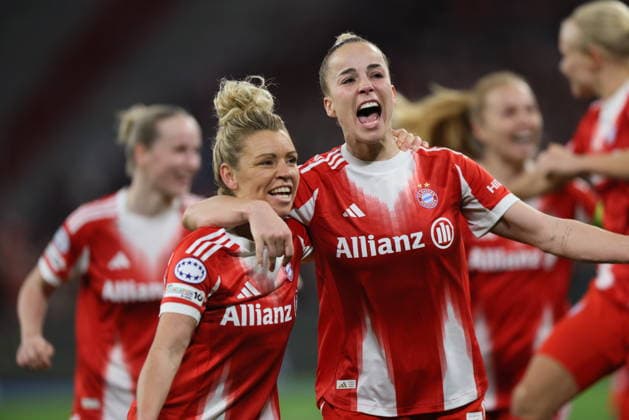 GER, Munich, Bayern Munich vs Manchester United, WomenÂs Champions League, Football, UEFA, 2025 2026 season, Allianz Arena, quarter-final, second leg in the picture from l Linda Dallmann Bayern Munich 10 , Giulia Gwinn Bayern Munich 7 , 2 1, goal, joy, jubilation and emotion, goal scored DFB DFL REGULATIONS PROHIBIT ANY USE OF PHOTOGRAPHS AS IMAGE SEQUENCES AND OR QUASI VIDEO, 01 04 2026 Copyright: HMBxMedia HendrikxHamelau