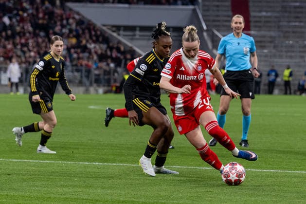Battle for the ball duel between Melvine Malard Manchester United WFC, 09 and Franziska Kett FC Bayern Muenchen Women, 20 GER, FC Bayern Muenchen vs Manchester United W F C , Football, UEFA Womans Champions League, Quarter-final second leg, 2025 2026 season, 01 04 2026 GER, FC Bayern Muenchen vs Manchester United W F C , Football, UEFA Womans Champions League, Quarter-final second leg, 2025 2026 season, 01 04 2026 Muenchen Copyright: xEibner-Pressefoto HeikexFeinerx EP_HFR
