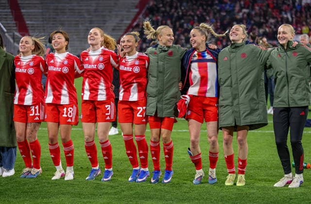 GER, Munich, Bayern Munich vs Manchester United, WomenÂs Champions League, Football, UEFA, 2025 2026 season, Allianz Arena, quarter-final, second leg in picture Joy, jubilation, emotions after FC Bayern Munich win against Manchester United after 2 1 goals, DFB DFL REGULATIONS PROHIBIT ANY USE OF PHOTOGRAPHS AS IMAGE SEQUENCES AND OR QUASI VIDEO, 01 04 2026 Copyright: HMBxMedia HendrikxHamelau