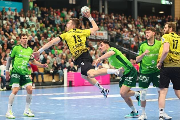 Goal throw by Simone Mengon TVB Stuttgart, 15 GER, HSG Wetzlar vs TVB Stuttgart, Handball, 1 Bundesliga, Matchday 27, Season 2025 2026, 02 04 2026 GER, HSG Wetzlar vs TVB Stuttgart, Handball, 1 Bundesliga, Matchday 27, Season 2025 2026, 02 04 2026 Wetzlar Copyright: xEibner-Pressefoto RenexWeissx EP_RWS