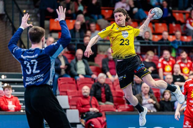 f l Leon Grabenstein TuS N Luebbecke, 32 , Jannes Krone HSC 2000 Coburg, 23 GER, TuS N Luebbecke vs HSC 2000 Coburg, Handball, 2 Bundesliga, Matchday 26, Season 2025 2026, 02 04 2026 GER, TuS N Luebbecke vs HSC 2000 Coburg, Handball, 2 Bundesliga, Matchday 26, Season 2025 2026, 02 04 2026 Luebbecke Copyright: xEibner-Pressefoto JanxRollingerx EP_JSK
