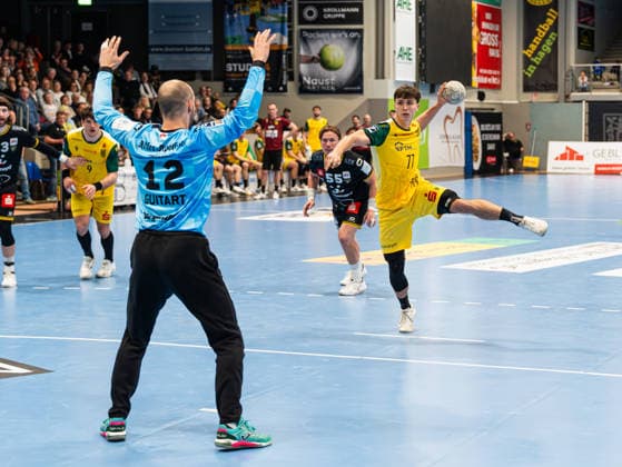 Luca Richter VfL Eintracht Hagen, 77 on a seven-meter penalty against Pau Guitart Alguacil HSG Krefeld Niederrhein, 12 VfL Eintracht Hagen vs HSG Krefeld Niederrhein, Handball, 2 Bundesliga, Matchday 26, Season 2025 2026, 02 04 2026 VfL Eintracht Hagen vs HSG Krefeld Niederrhein, Handball, 2 Bundesliga, Matchday 26, Season 2025 2026, 02 04 2026 Hagen Copyright: xEibner-Pressefoto Kruczynskix EP_DKI