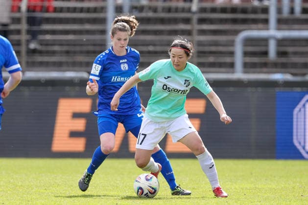 from left Chantal Schouwstra SV Meppen, 20 and Rio Takizawa SC Sand, 17 in a duel, dynamic, action, action, game scene, THE DFB REGULATIONS PROHIBIT ANY USE OF PHOTOGRAPHS AS IMAGE SEQUENCES AND OR QUASI VIDEO , 04 04 2026, Meppen Germany , Football, 2 Womens Bundesliga, SV Meppen SC Sand xobx