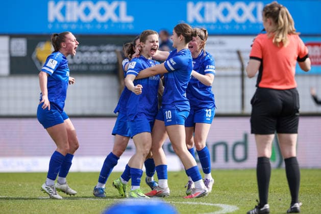 SV Meppen players with goal celebration, cheering, jubilant, optimistic, game scene, highlight, joy about the goal to 1 1, THE DFB REGULATIONS PROHIBIT ANY USE OF PHOTOGRAPHS AS IMAGE SEQUENCES AND OR QUASI VIDEO , 04 04 2026, Meppen Germany , Football, 2 Womens Bundesliga, SV Meppen SC Sand xobx