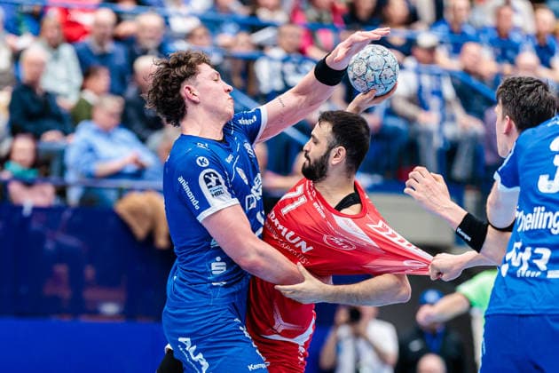 f l Joel Willecke TBV Lemgo Lippe, 24 , Mohamed Amine Darmoul MT Melsungen, 71 GER, TBV Lemgo Lippe vs MT Melsungen, Handball, 1 Bundesliga, Matchday 27, Season 2025 2026, 04 04 2026 GER, TBV Lemgo Lippe vs MT Melsungen, Handball, 1 Bundesliga, Matchday 27, Season 2025 2026, 04 04 2026 Lemgo Copyright: xEibner-Pressefoto JanxRollingerx EP_JSK