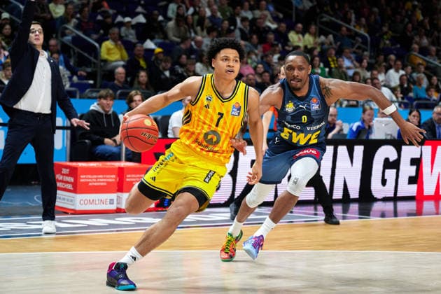 Jack Kayil Alba Berlin, 07 , Kyle Lofton EWE Baskets Oldenburg, 00 , GER, ALBA Berlin vs EWE Baskets Oldenburg, Basketball Men, easy Credit BBL, Season 2025 2026, 28 Matchday, 05 04 2026 GER, ALBA Berlin vs EWE Baskets Oldenburg, Basketball Men, easy Credit BBL, Season 2025 2026, 28 Matchday, 05 04 2026 Berlin Copyright: xClaudiusxRauch,xEibner-Pressefotox xClaudiusxRauchx EP_CRH