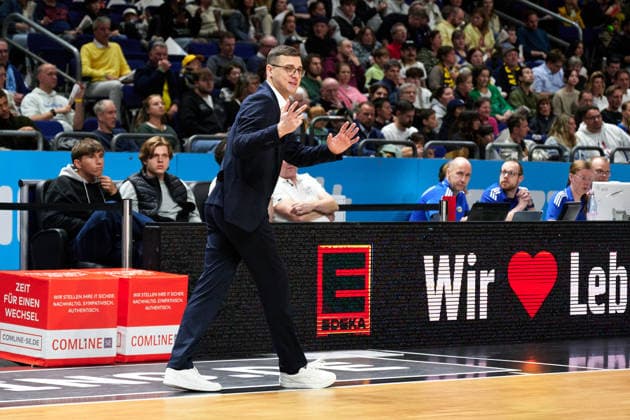 Lazar Spasic EWE Baskets Oldenburg, Head Coach , GER, ALBA Berlin vs EWE Baskets Oldenburg, Basketball Men, easy Credit BBL, Season 2025 2026, 28 Matchday, 05 04 2026 GER, ALBA Berlin vs EWE Baskets Oldenburg, Basketball Men, easy Credit BBL, Season 2025 2026, 28 Matchday, 05 04 2026 Berlin Copyright: xClaudiusxRauch,xEibner-Pressefotox xClaudiusxRauchx EP_CRH