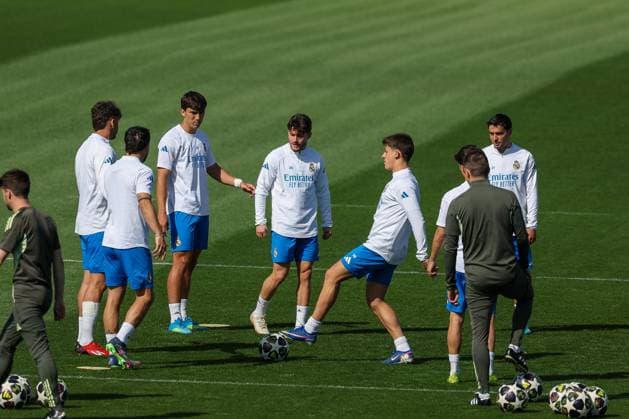 Daniel Carvajal Ramos 2 CF Real Madrid , Gonzalo Garcia Torres 16 CF Real Madrid , Arda Gueler 15 CF Real Madrid during training match, training, CF Real Madrid, football, men, UEFA Champions League, season 2025 2026, final training before the quarter-final first leg Quarter Finals 1st Leg against FC Bayern Munich, 06 04 2026 Valdebebas near Madrid Madrid Spain Copyright: xkolbert-press MartinxAgüerax