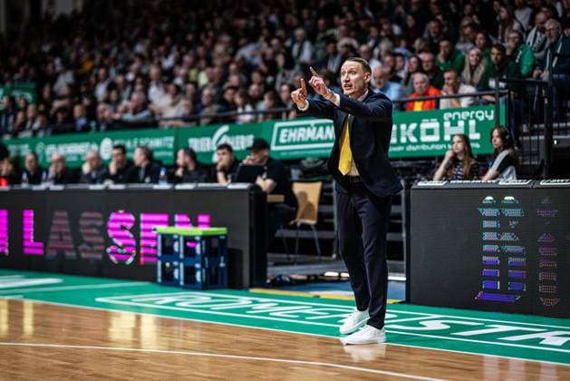 Mikko Riipinen Head Coach MHP Riesen Ludwigsburg on the sideline, Vet Concept Gladiators Trier vs MHP Riesen Ludwigsburg, Basketball, easyCredit BBL, Matchday 28, Season 2025 2026, 06 04 2026 Vet Concept Gladiators Trier vs MHP Riesen Ludwigsburg, Basketball, easyCredit BBL, Matchday 28, Season 2025 2026, 06 04 2026 Copyright: xEibner-Pressefoto AlexanderxNeisx EP_ANS