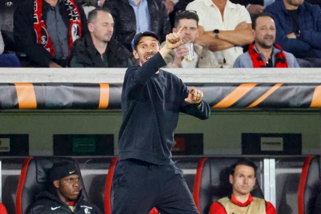 Julian Schuster SC Freiburg, coach , facial expression, facial expression, emotion , Germany, football, UEFA Europa League, quarter-final, 2025 2026, SC Freiburg vs Celta Vigo, 09 04 2026, Freiburg im Breisgau Europa Park Stadion Stadion am Deutschland Copyright: xGrantxHubbsx