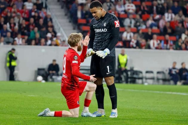 Niklas Beste SC Freiburg, 19 and Noah Atubolu SC Freiburg, 01 , Germany, Football, UEFA Europa League, quarter-final, 2025 2026, SC Freiburg vs Celta Vigo, 09 04 2026, Freiburg im Breisgau Europa Park Stadion Stadion am Deutschland Copyright: xGrantxHubbsx